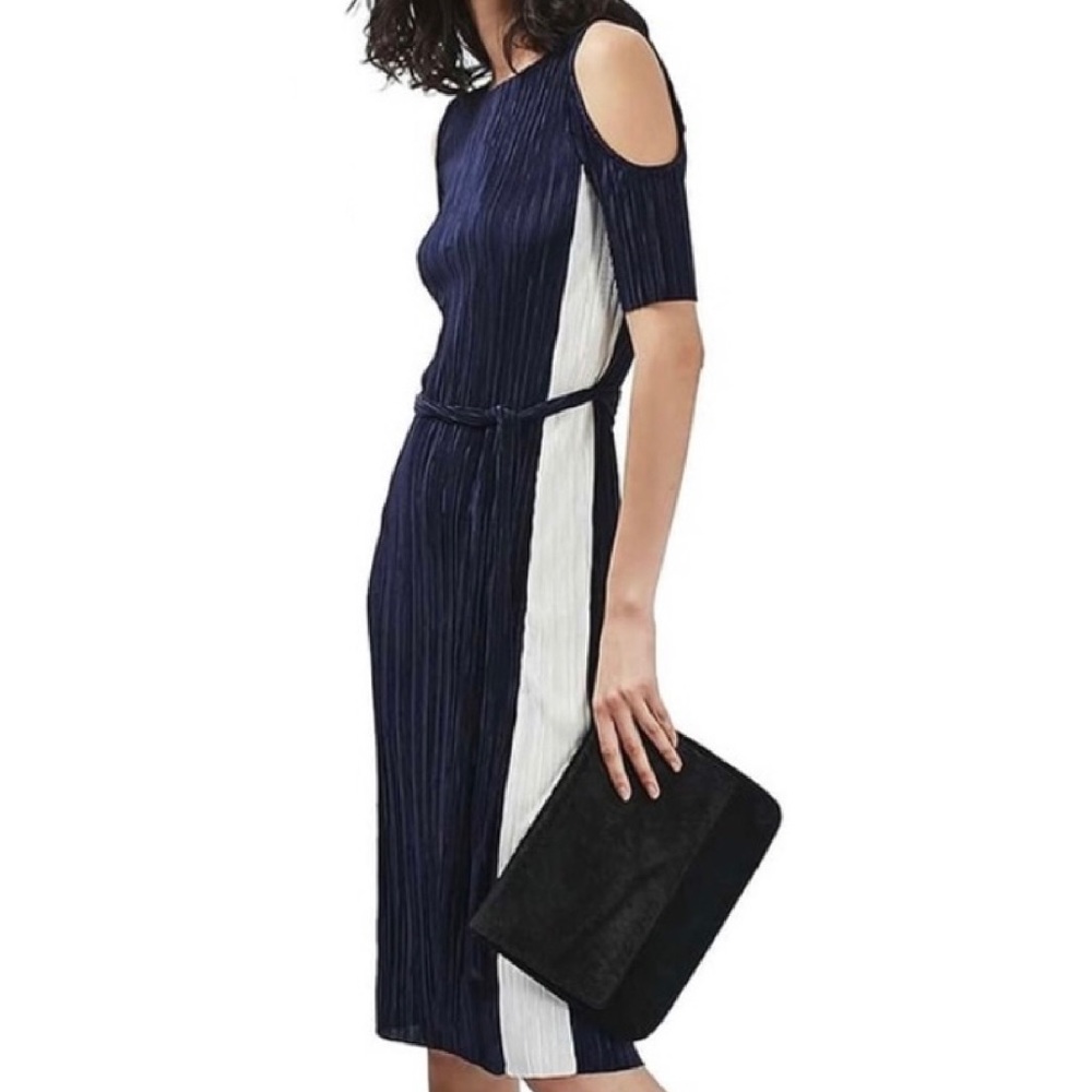 Topshop Plissé Cold Shoulder Midi Dress